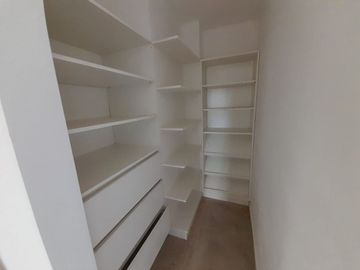 SE VENDE DUPLEX LOMAS DEL CHATEAU