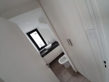 SE VENDE DUPLEX LOMAS DEL CHATEAU