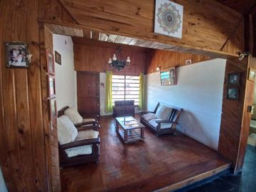 VENTA CASA EN TEMPERLEY LOTE PROPIO