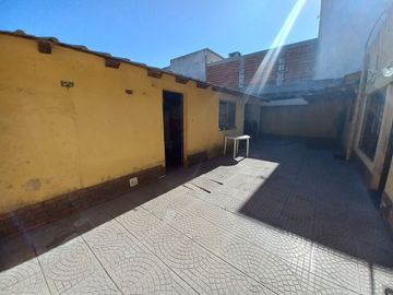 VENTA CASA EN TEMPERLEY LOTE PROPIO