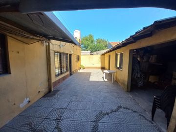 VENTA CASA EN TEMPERLEY LOTE PROPIO