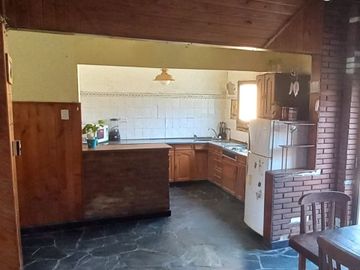 VENTA CASA EN TEMPERLEY LOTE PROPIO