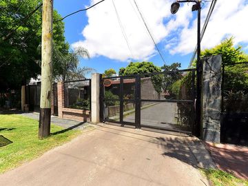 VENTA CASA 5 AMBIENTES EN ITUZAINGO OPORTUNIDAD