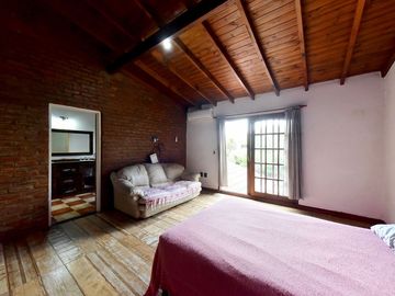 VENTA CASA 5 AMBIENTES EN ITUZAINGO OPORTUNIDAD
