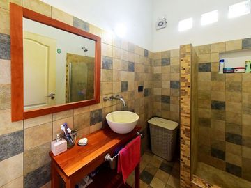 VENTA CASA 5 AMBIENTES EN ITUZAINGO OPORTUNIDAD