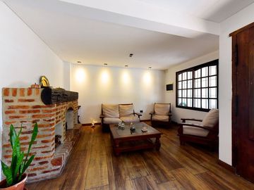 VENTA CASA 5 AMBIENTES EN ITUZAINGO OPORTUNIDAD