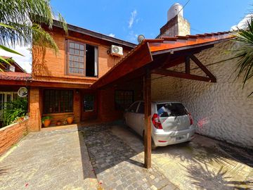 VENTA CASA 5 AMBIENTES EN ITUZAINGO OPORTUNIDAD
