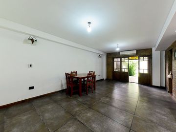VENTA CASA 5 AMBIENTES EN ITUZAINGO OPORTUNIDAD