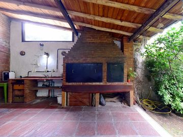 VENTA CASA 5 AMBIENTES EN ITUZAINGO OPORTUNIDAD