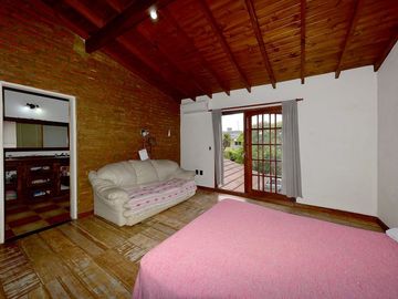 VENTA CASA 5 AMBIENTES EN ITUZAINGO OPORTUNIDAD
