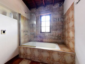 VENTA CASA 5 AMBIENTES EN ITUZAINGO OPORTUNIDAD