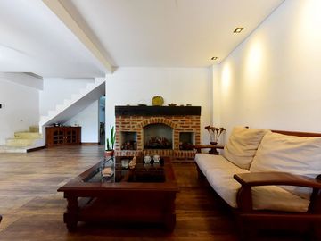 VENTA CASA 5 AMBIENTES EN ITUZAINGO OPORTUNIDAD