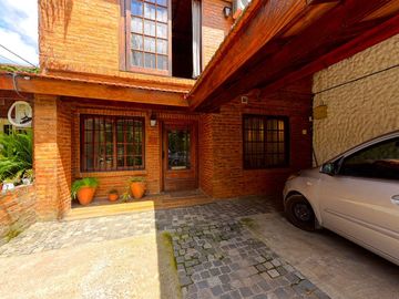 VENTA CASA 5 AMBIENTES EN ITUZAINGO OPORTUNIDAD