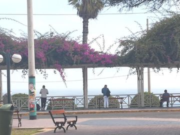 VENTA AMPLIA CASA 226 M2 BARRANCO