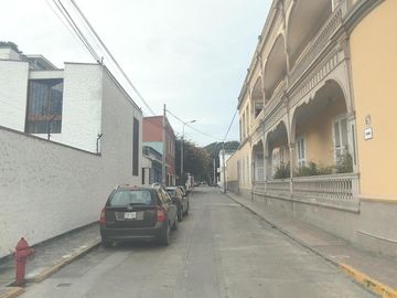 VENTA AMPLIA CASA 226 M2 BARRANCO