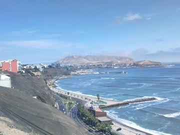 VENTA AMPLIA CASA 226 M2 BARRANCO