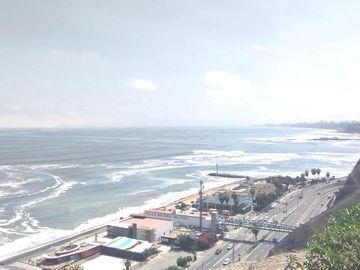 VENTA AMPLIA CASA 226 M2 BARRANCO