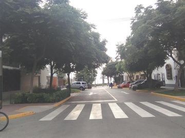 VENTA AMPLIA CASA 226 M2 BARRANCO
