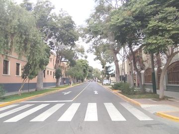 VENTA AMPLIA CASA 226 M2 BARRANCO