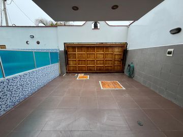 SE VENDE CASA EN PUNTA HERMOSA