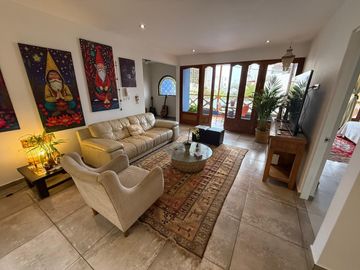 SE VENDE CASA EN PUNTA HERMOSA