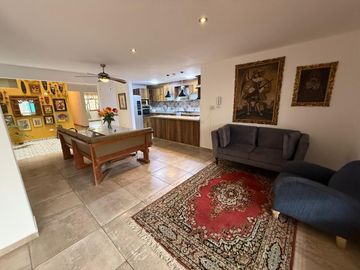 SE VENDE CASA EN PUNTA HERMOSA