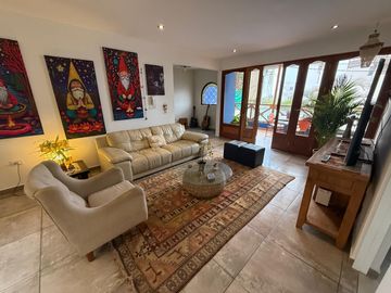 SE VENDE CASA EN PUNTA HERMOSA