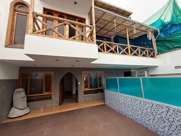 SE VENDE CASA EN PUNTA HERMOSA