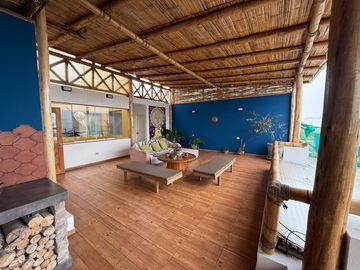 SE VENDE CASA EN PUNTA HERMOSA