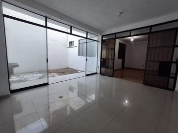 Departamento en  primer piso de 160 m2 !!!