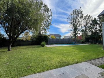 CASA lote 1040m2 Maschwitz Privado 4 dormitorios