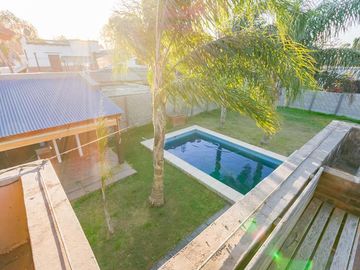 VENTA CASA FUNES ZONA CERCANA CENTRO PILETA 4 DORM