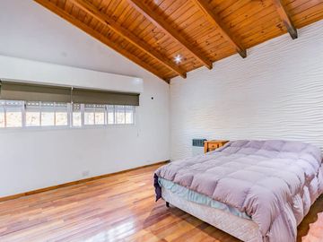 VENTA CASA FUNES ZONA CERCANA CENTRO PILETA 4 DORM