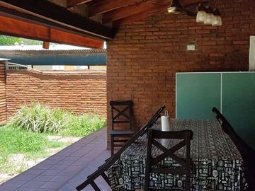 VENTA CASA FUNES ZONA CERCANA CENTRO PILETA 4 DORM