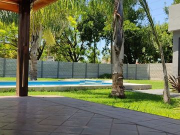 VENTA CASA FUNES ZONA CERCANA CENTRO PILETA 4 DORM