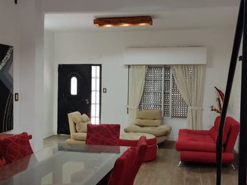 VENTA CASA FUNES ZONA CERCANA CENTRO PILETA 4 DORM