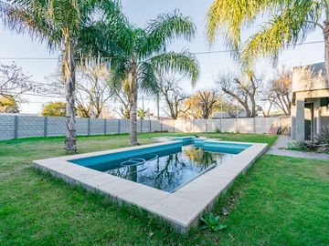 VENTA CASA FUNES ZONA CERCANA CENTRO PILETA 4 DORM