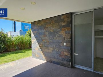 Casa 4 ambientes Venta Los Troncos