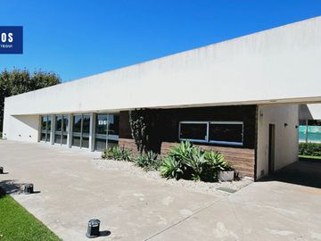 Casa 4 ambientes Venta Los Troncos
