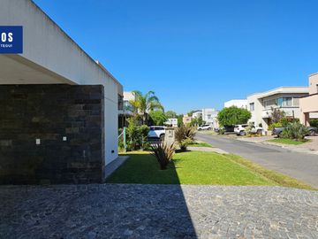 Casa 4 ambientes Venta Los Troncos