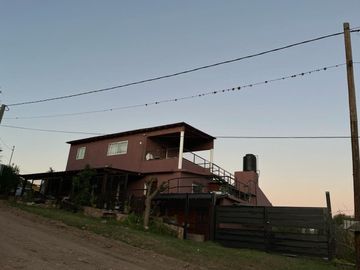 VENDO CASAS EN VILLA STA CRUZ DEL LAGO CON PILETA