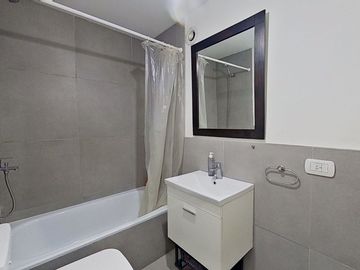 VENTA DUPLEX 2 AMB C/Balcón con parrilla -Paternal