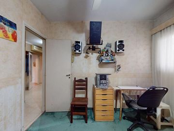 SE VENDE EXCELENTE CASA AVDA. 60 N° 1366 E/22 Y 23