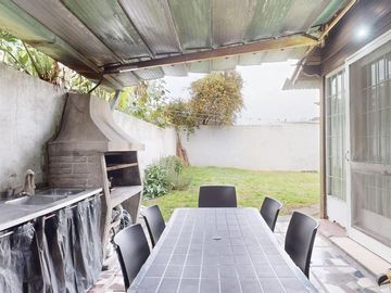 SE VENDE EXCELENTE CASA AVDA. 60 N° 1366 E/22 Y 23