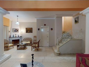 SE VENDE EXCELENTE CASA AVDA. 60 N° 1366 E/22 Y 23