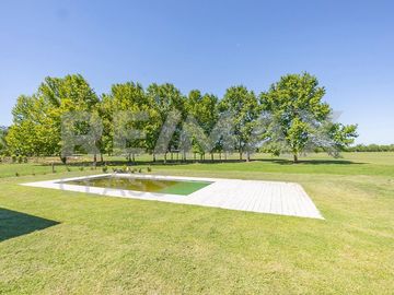 VENTA - CASA A ESTRENAR FRENTE A LA CANCHA DE POLO
