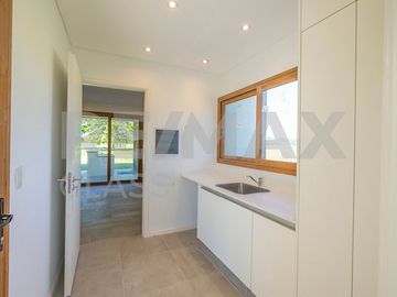 VENTA - CASA A ESTRENAR FRENTE A LA CANCHA DE POLO