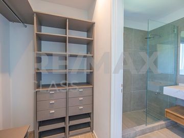 VENTA - CASA A ESTRENAR FRENTE A LA CANCHA DE POLO