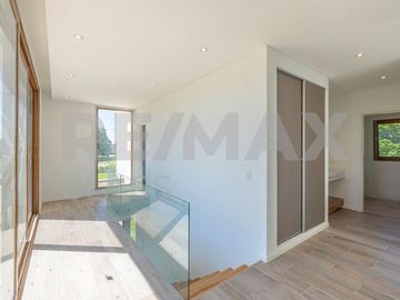 VENTA - CASA A ESTRENAR FRENTE A LA CANCHA DE POLO