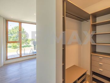 VENTA - CASA A ESTRENAR FRENTE A LA CANCHA DE POLO